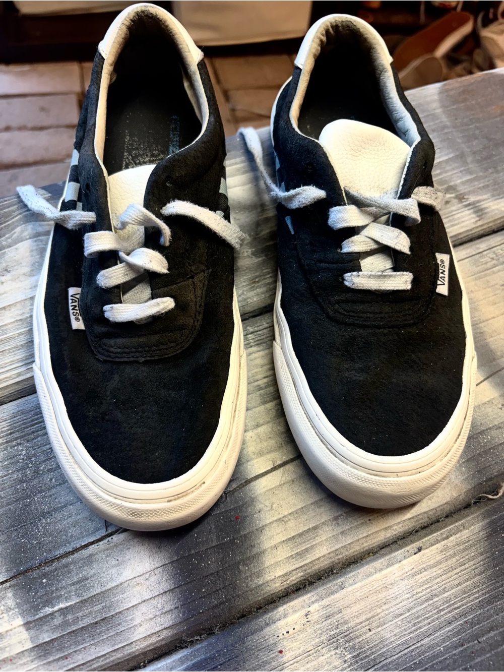 Black Vans sneakers in US womens 8 #skateboarding #classic